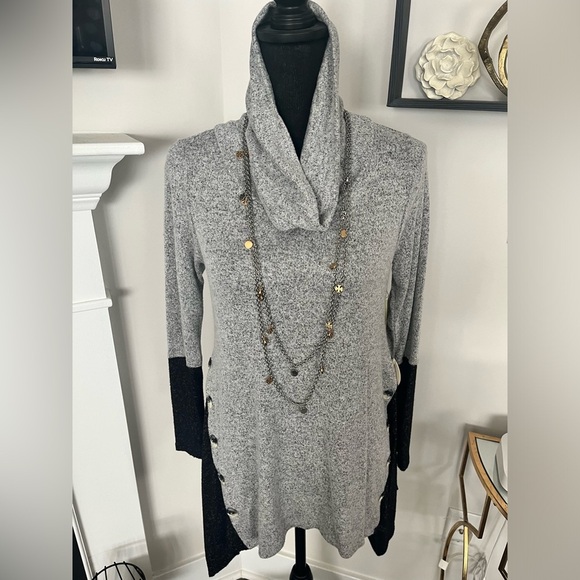 NWT MISIA COW NECK TOP - Picture 6 of 7